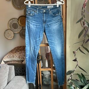 AG jeans skinny fit 27. 98% cotton, 2% polyurethane. EUC.